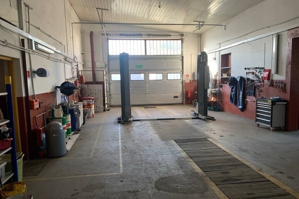 Белорус открыл в Варшаве сразу 2 автосервиса. Как у него теперь дела?